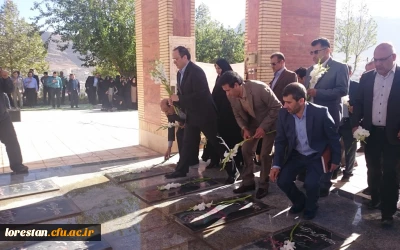 حضور جناب آقای دکتر مهر محمدی بر مزار شهدای گمنام در بدو  ورود ایشان به استان لرستان