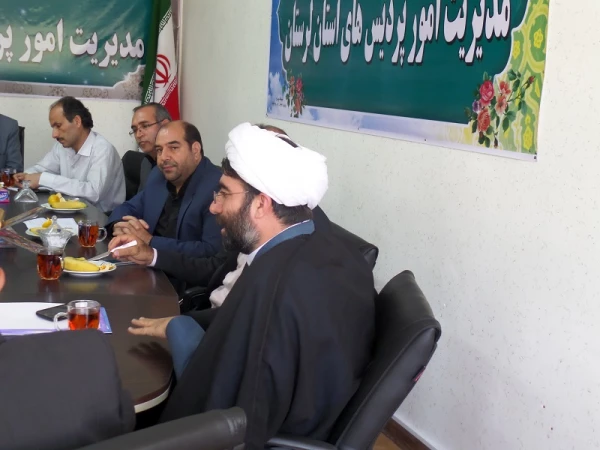برگزاری جلسه مسئول نهاد نمایندگی مقام معظم رهبری دانشگاه فرهنگیان لرستان با کارکنان مدیریت امور پردیس های استان