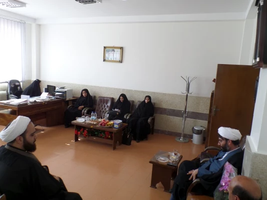 در مرکز حضرت زینب کبری(س) بروجرد و مرکز شهید میرشاکی الیگودرز برگزار گردید: