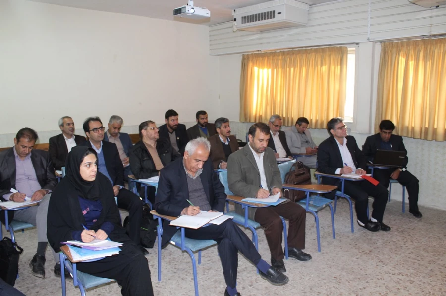 کارگاه بودجه ریزی عملیاتی هفت استان در استان