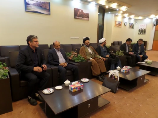 استقبال از حاج اقا دادگر در دانشگاه فرهنگیان لرستان