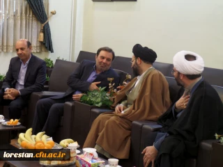 جلسه دیدار:

مسئول محترم نهاد نمایندگی مقام معظم رهبری درسازمان مرکزی دانشگاه فرهنگیان با استاندار لرستان