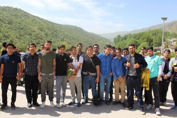 اردوی سیاحتی ،تفریحی دانشجویان پردیس علامه طباطبایی لرستان به آبشار بیشه