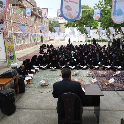 حضور مسئولین دانشگاه فرهنگیان لرستان در  محفل انس با قرآن بت ضیفات مهدوی  پردیس آیت اله کمالوند لرستان