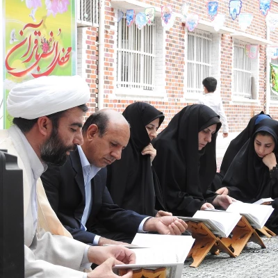 حضور مسئولین دانشگاه فرهنگیان لرستان در  محفل انس با قرآن بت ضیفات مهدوی  پردیس آیت اله کمالوند لرستان