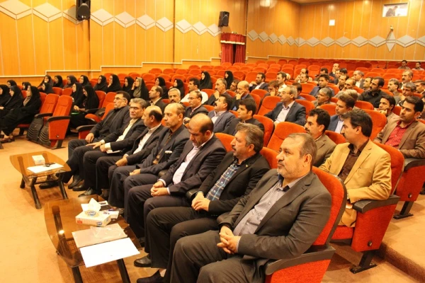 دکتر آقایی جودکی درهمایش مدیران مدارس استان لرستان