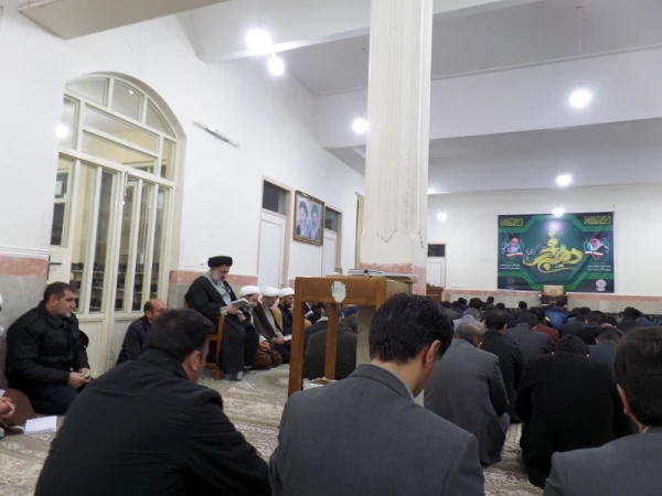 مراسم زیارت عاشورا در بیت امام جمعه برگزار شد.