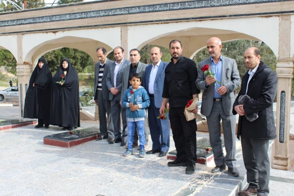 مراسم غبارروبی و عطر افشانی گلزار شهدا به مناسبت دهه مبارک فجر برگزار شد.