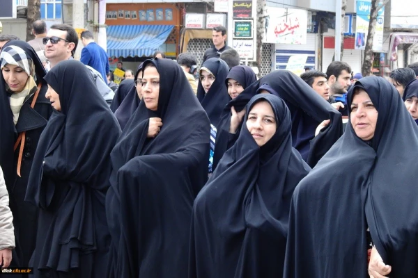 حضور کارکنان و دانشجویان پردیس آیت اله کمالوند لرستان در راهپیمایی بزرگ 22 بهمن به روایت تصویر
