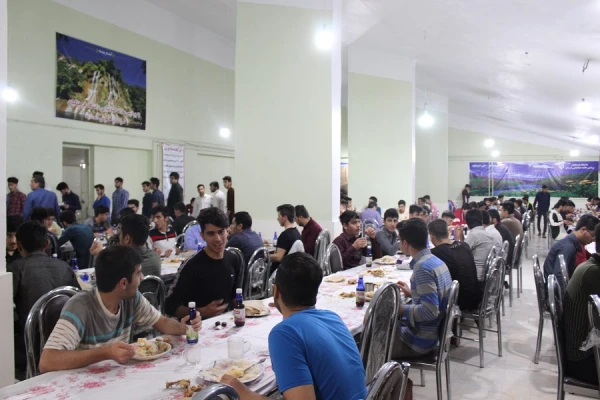 محفل انس با قرآن کریم با حضور قاریان بین المللی ،کشوری و استانی در دانشگاه فرهنگیان لرستان برگزار شد.