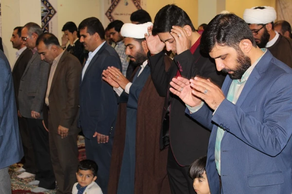 محفل انس با قرآن کریم ویژه دانشجویان دختر دانشگاه های استان لرستان به میزبانی دانشگاه فرهنگیان استان برگزار شد.