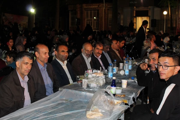 محفل انس با قرآن کریم ویژه دانشجویان دختر دانشگاه های استان لرستان به میزبانی دانشگاه فرهنگیان استان برگزار شد.