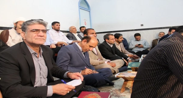 حضور معاونت پژوهش و فناوری دانشگاه فرهنگیان کشور و جمعی از مسئولین دانشگاه فرهنگیان لرستان در جلسه تفسیر قرآن نماینده ولی فقیه استان لرستان