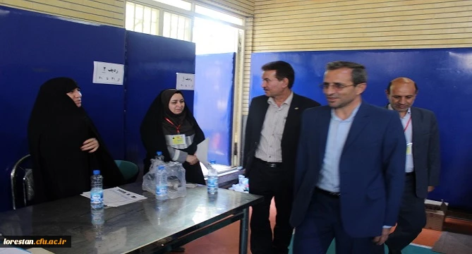 بازدید معاون پژوهش و فناوری سازمان مرکزی دانشگاه فرهنگیان از حوزه امتحانی آزمون اصلح  مهارت آموزان ماده 28