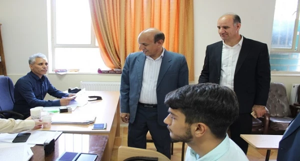 رئیس دانشگاه فرهنگیان استان لرستان از مراحل انجام مصاحبه داوطلبان ورود به دانشگاه فرهنگیان بازدید کرد.