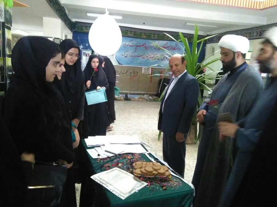 مراسم استقبال از نو دانشجو معلمان مرکز آموزش عالی حضرت زینب کبری (س) دانشگاه فرهنگیان لرستان برگزار شد. 2