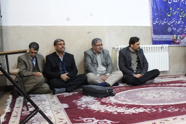 جلسه هم اندیشی اساتید حوزه علمیه و دانشگاه فرهنگیان لرستان با عنوان بایسته های تربیتی آموزش برگزار شد. 5