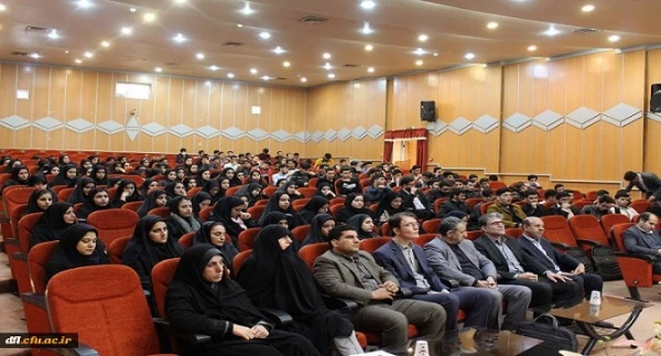 مراسم گرامیداشت هفته پژوهش و تقدیر از پژوهشگران برتر دانشگاه فرهنگیان استان لرستان برگزار شد. 4