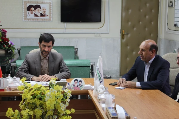 در پی انتصاب مدیر کل جدید آموزش و پرورش استان لرستان، جمعی از مسئولین دانشگاه فرهنگیان استان با حضور در دفتر مدیر کل، این انتصاب را به ایشان تبریک گفتند. 3