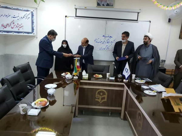 آیین تکریم از سرپرست مرکز آموزش عال شهید میر شاکی برگزار شد 3