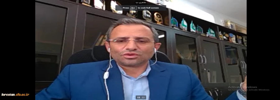 نقطه اوج آموزش تاریخ، تبدیل تجربه های تاریخی به قاعده است. 2