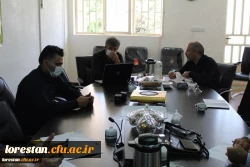 آیین تکریم از سرپرست مرکز آموزش عال شهید میر شاکی شهرستان الیگودرز برگزار شد 2