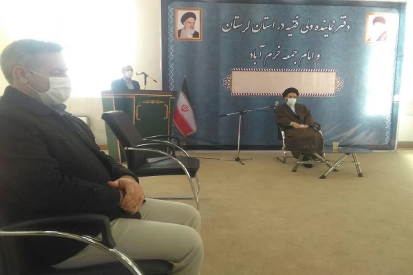 نشست تعاملی مسئولین دانشگاه فرهنگیان لرستان با نماینده ولی فقیه در استان و امام جمعه خرم آباد برگزار شد. 4