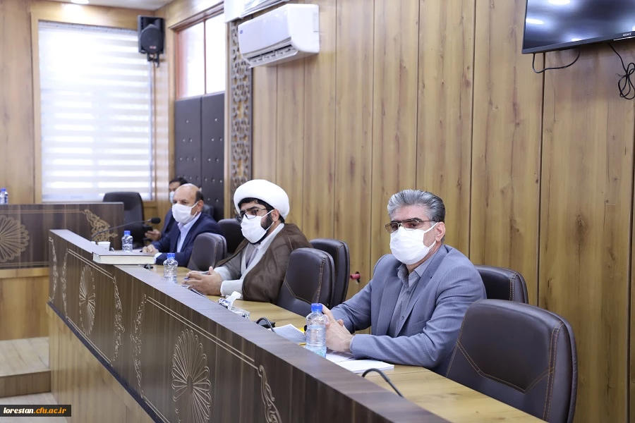 هفتمین جلسه هیات امنای دانشگاه فرهنگیان استان به ریاست دکتر خادمی استاندار لرستان و با حضور اعضا برگزار شد.  9