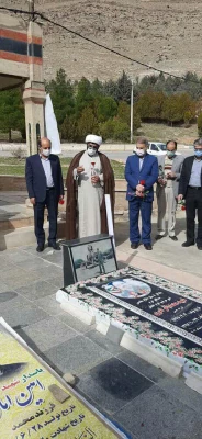 در آستانه چهل و دومین سالگرد پیروزی انقلاب اسلامی ، آئین غبار روبی و عطر افشانی مزار شهدا برگزارشد 6