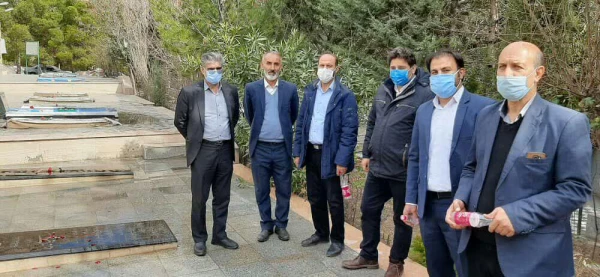 در آستانه چهل و دومین سالگرد پیروزی انقلاب اسلامی ، آئین غبار روبی و عطر افشانی مزار شهدا برگزارشد 14