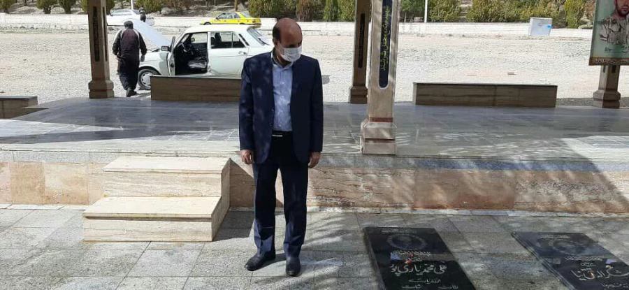 در آستانه چهل و دومین سالگرد پیروزی انقلاب اسلامی ، آئین غبار روبی و عطر افشانی مزار شهدا برگزارشد 20