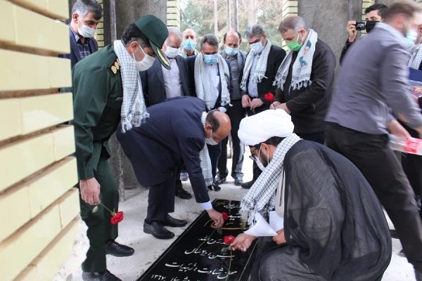 یادواره شهید گمنام دانشگاه فرهنگیان لرستان در سومین سال تدفین این شهید در پردیس علامه طباطبایی برگزار شد. 11