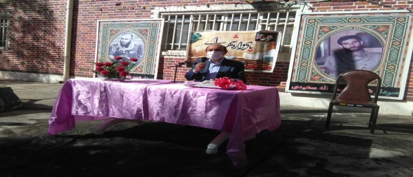 33 اصله درخت در آستانه روز ۲۲ اسفند روز بزرگداشت شهدا در پردیس ها و مراکز دانشگاه فرهنگیان لرستان به یاد 33 شهید دانشجو معلم این دانشگاه غرس شد.  2