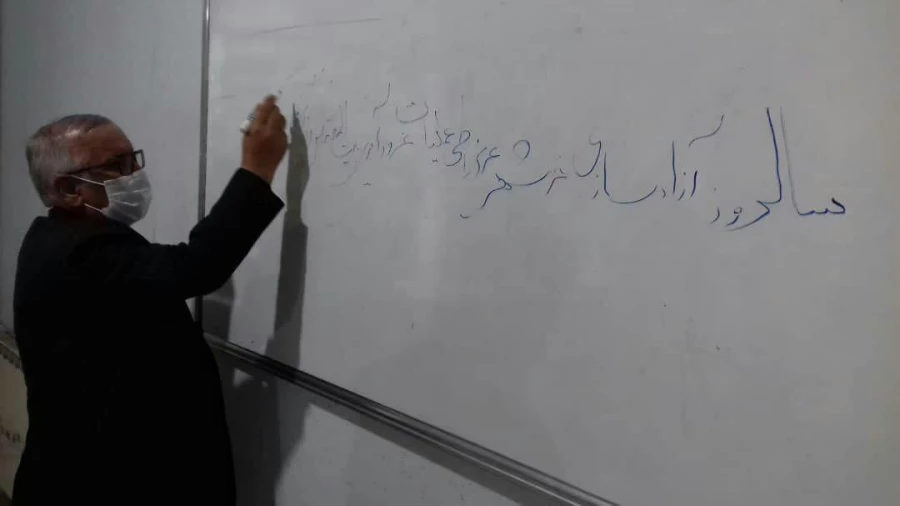 مراسم شب خاطره با حضور رزمندگان دانشجو معلم اعزامی به جبهه های حق علیه باطل در سال 61 برگزار و از کتابی با عنوان "حماسه خرمشهر و آن سی دانشجوی لر" در دانشگاه فرهنگیان لرستان رونمایی شد  3