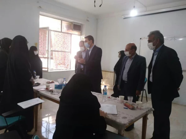 سرپرست دانشگاه فرهنگیان استان لرستان به همراه سرپرست اداره کل آموزش و پرورش استان از مراحل انجام مصاحبه داوطلبان ورود به دانشگاه فرهنگیان بازدید کردند. 4