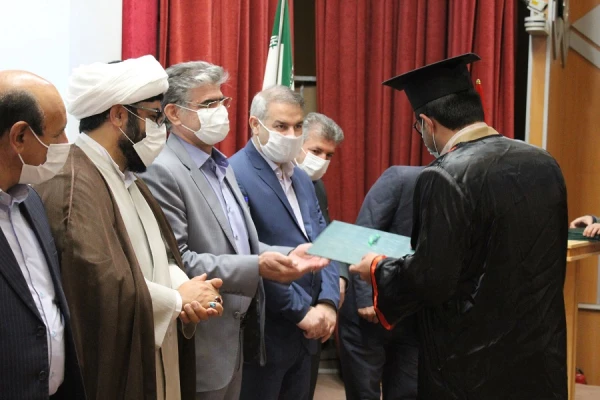 آیین جشن فارغ التحصیلی دانشجومعلمان پردیس علامه طباطبایی دانشگاه فرهنگیان لرستان برگزار شد 10