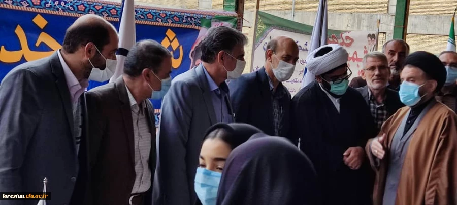 طرح شمیم خدمت توسط دانشگاه فرهنگیان استان و پایگاه مقاومت بسیج کارمندان شهدای دانشگاه فرهنگیان لرستان در حاشیه نماز دشمن شکن جمعه در مصلای الغدیر خرم آباد برگزار شد. 2