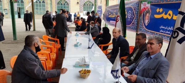 طرح شمیم خدمت توسط دانشگاه فرهنگیان استان و پایگاه مقاومت بسیج کارمندان شهدای دانشگاه فرهنگیان لرستان در حاشیه نماز دشمن شکن جمعه در مصلای الغدیر خرم آباد برگزار شد. 7