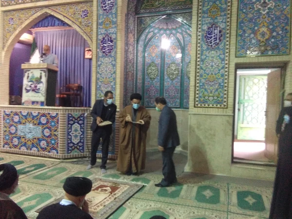 طرح شمیم خدمت توسط دانشگاه فرهنگیان استان و پایگاه مقاومت بسیج کارمندان شهدای دانشگاه فرهنگیان لرستان در حاشیه نماز دشمن شکن جمعه در مصلای الغدیر خرم آباد برگزار شد. 18