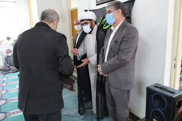 به مناسبت ایام شهادت حضرت فاطمه زهرا سلام الله علیها، گرامی داشت دومین سالگرد شهادت سردار حاج قاسم سلیمانی و حماسه 9 دی محفل انس با قرآن کریم، قرائت زیارت عاشورا و مرثیه خوانی  در ساختمان مدیریت دانشگاه فرهنگیان لرستان برگزار شد 5