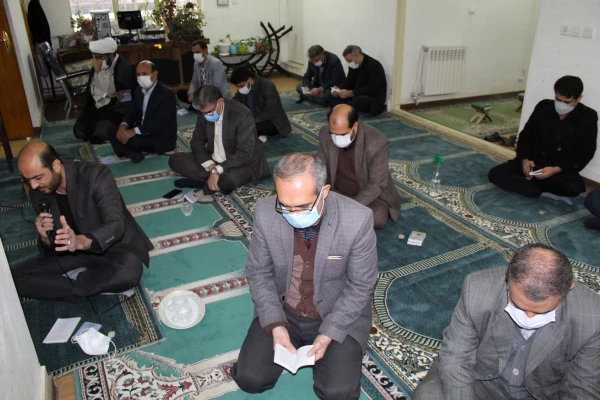 به مناسبت ایام شهادت حضرت فاطمه زهرا سلام الله علیها، گرامی داشت دومین سالگرد شهادت سردار حاج قاسم سلیمانی و حماسه 9 دی محفل انس با قرآن کریم، قرائت زیارت عاشورا و مرثیه خوانی  در ساختمان مدیریت دانشگاه فرهنگیان لرستان برگزار شد 7