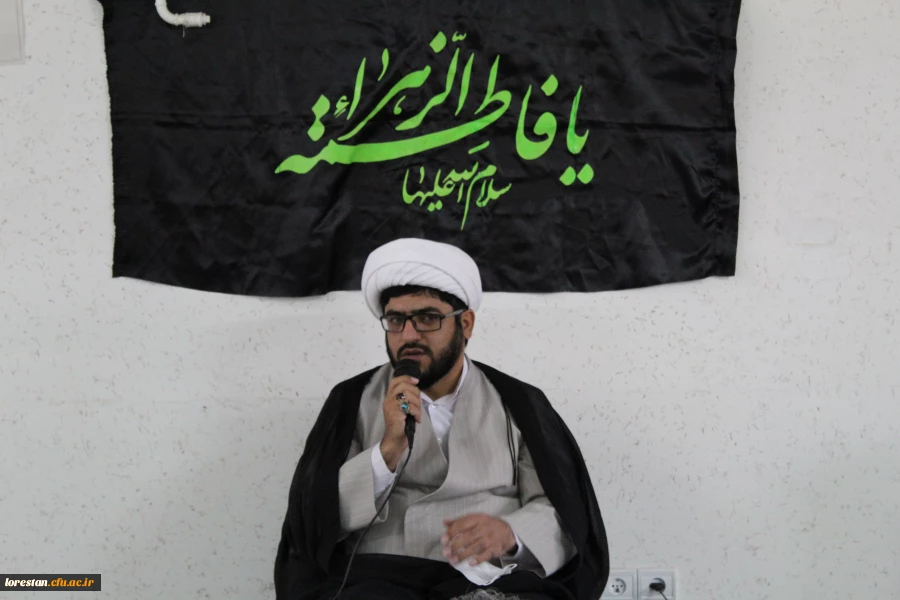 به مناسبت ایام شهادت حضرت فاطمه زهرا سلام الله علیها، گرامی داشت دومین سالگرد شهادت سردار حاج قاسم سلیمانی و حماسه 9 دی محفل انس با قرآن کریم، قرائت زیارت عاشورا و مرثیه خوانی  در ساختمان مدیریت دانشگاه فرهنگیان لرستان برگزار شد 10