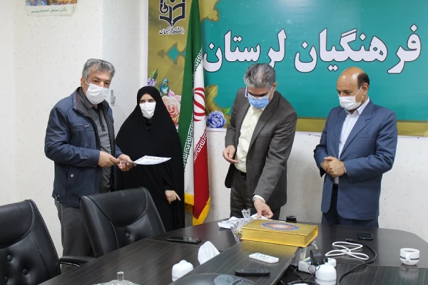 از همکاران ساعی و تلاش گر که در کسب این موفقیت سهیم بودند تقدیر شد 6