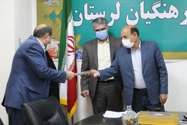 از همکاران ساعی و تلاش گر که در کسب این موفقیت سهیم بودند تقدیر شد 8