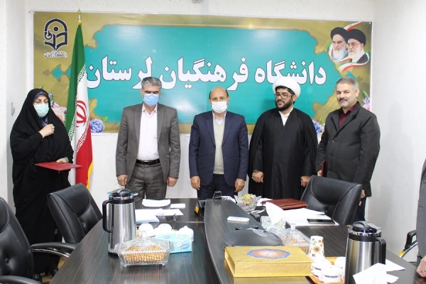 از همکاران ساعی و تلاش گر که در کسب این موفقیت سهیم بودند تقدیر شد 11