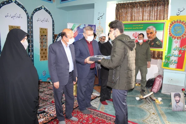 کرسی تلاوت و محفل انس با قرآن کریم در فجر انقلاب 10