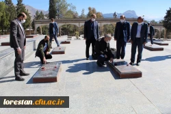 مراسم غبارروبی و عطر افشانی گلزار شهدا به مناسبت دهه مبارک فجر ، با حضور جمعی از دانشگاهیان دانشگاه فرهنگیان استان لرستان برگزار شد 8