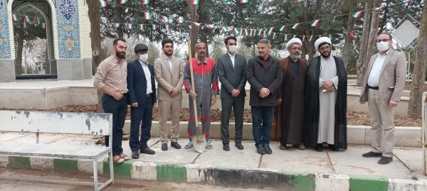 به مناسبت روز شهید و گرامی داشت یاد و خاطره شهدای دانشجو معلم، چندین نهال مثمر در محوطه پردیس ها و مراکز دانشگاه فرهنگیان لرستان غرس شد 5