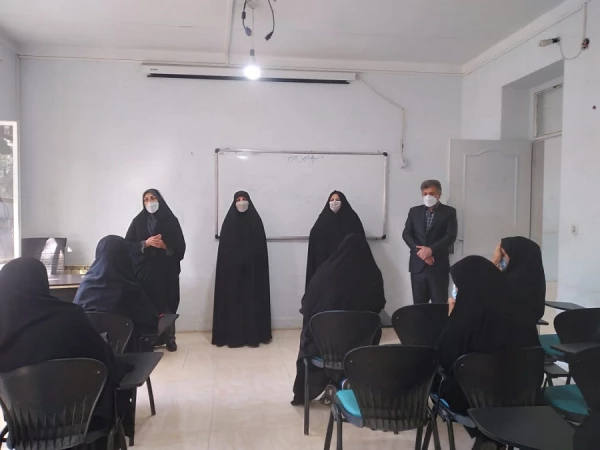 کلاس های درسی پردیس ها و مراکز دانشگاه فرهنگیان لرستان از امروز 14 فروردین ۱۴۰۱ به صورت حضوری برگزار شد. 2