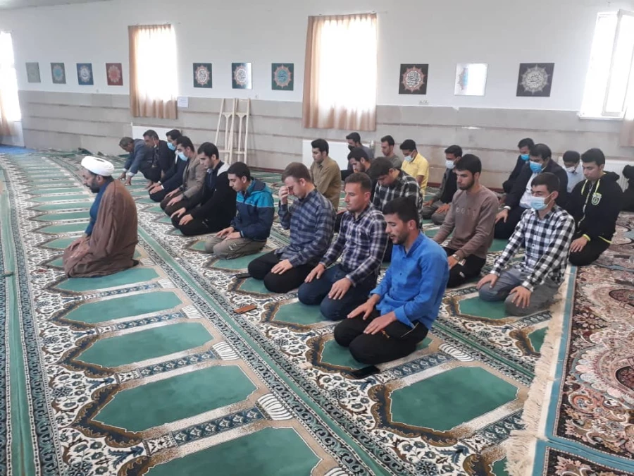 کلاس های درسی پردیس ها و مراکز دانشگاه فرهنگیان لرستان از امروز 14 فروردین ۱۴۰۱ به صورت حضوری برگزار شد. 2